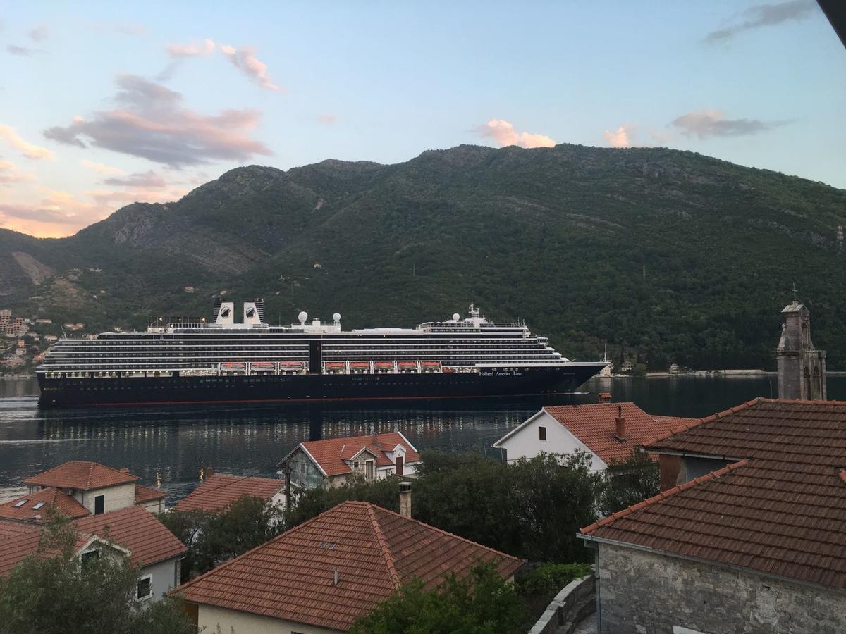 Tale House Montenegro Tivat Buitenkant foto