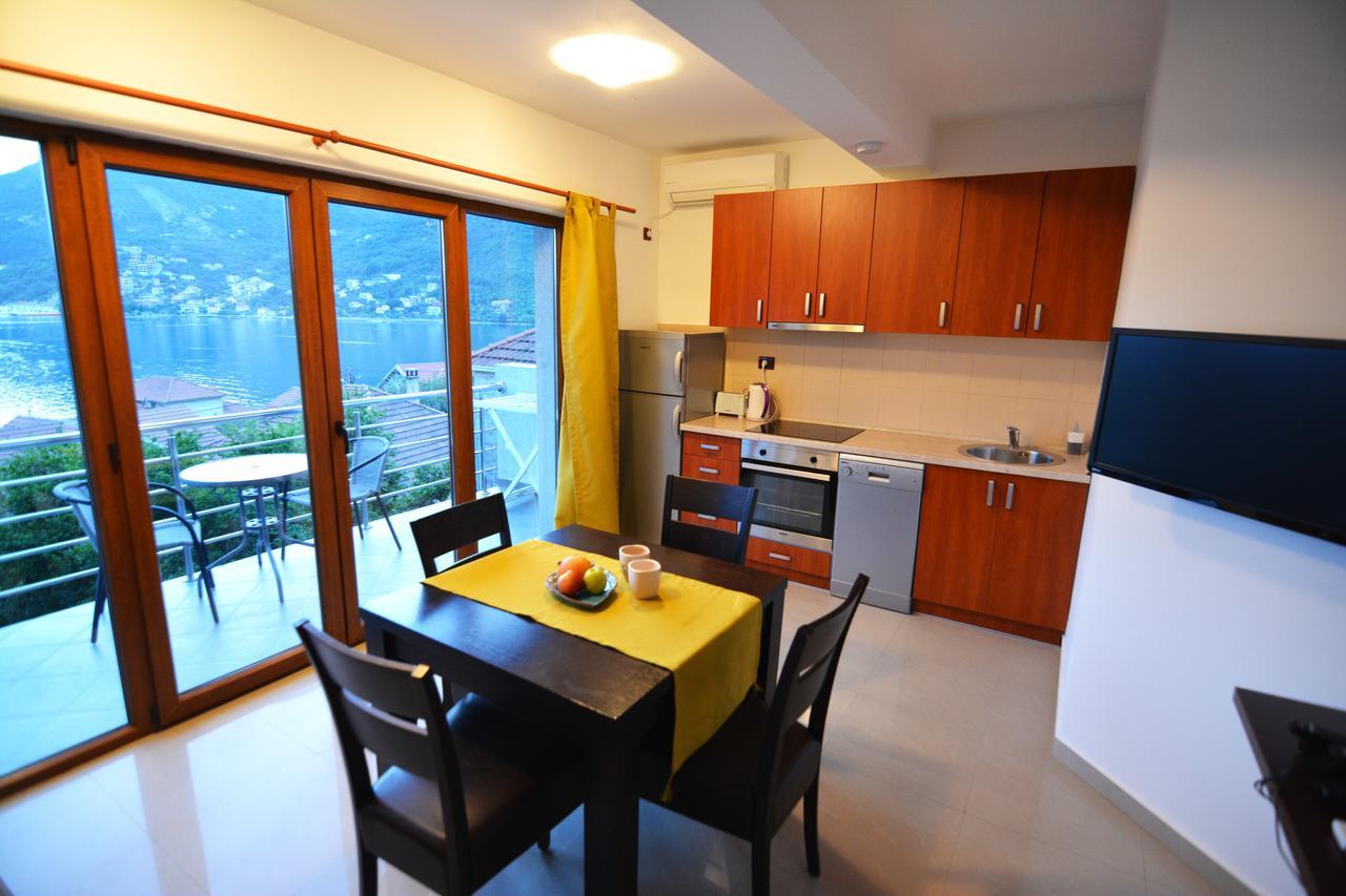 Tale House Montenegro Tivat Buitenkant foto